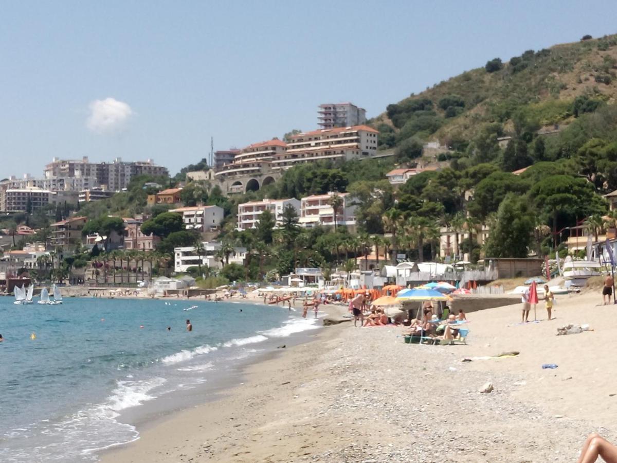 Casa Vacanza Mamma Maria Villa เมสซีนา ภายนอก รูปภาพ